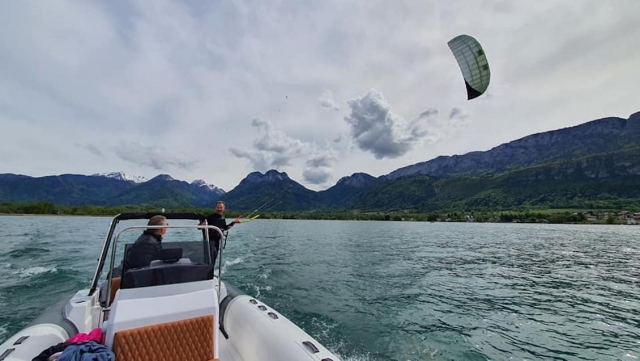  Kitesurf en el lago de Annecy 