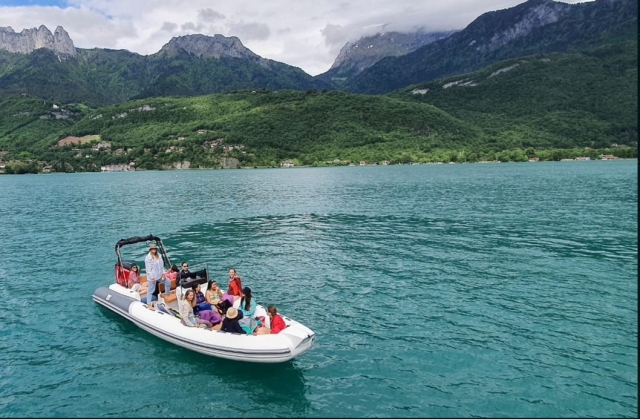  Renta de barco en un entorno idílico 