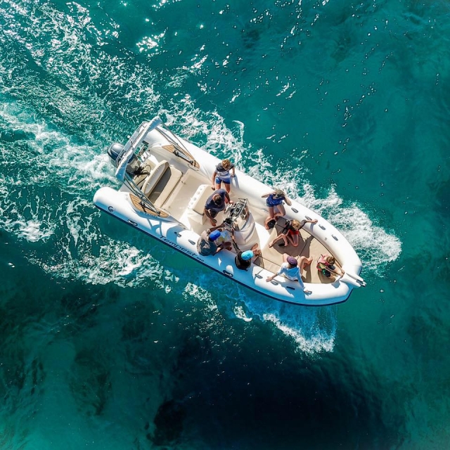 Paseo en barco en Córcega 