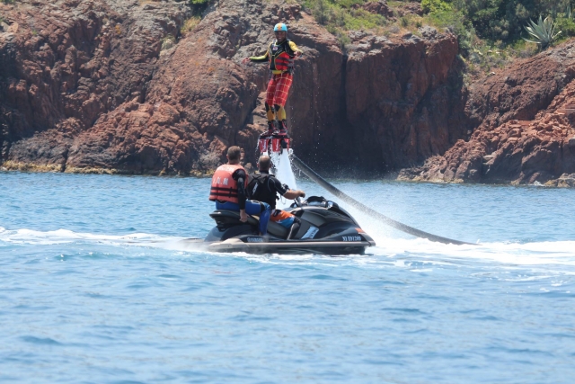  Vuelo bajo la supervisión del equipo 
