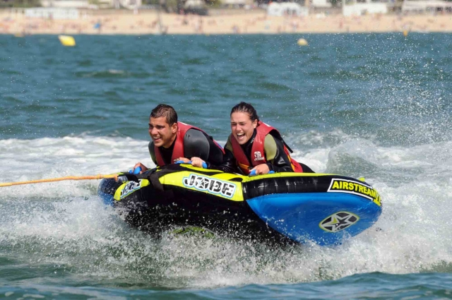  Boya remolcada para dos