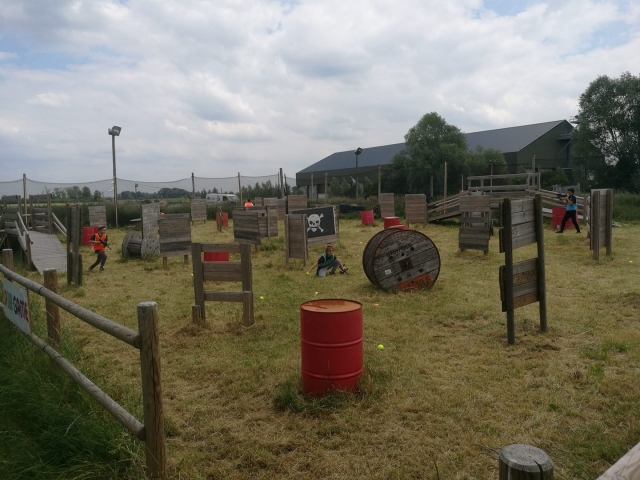 Fiesta de juegos láser al aire libre 