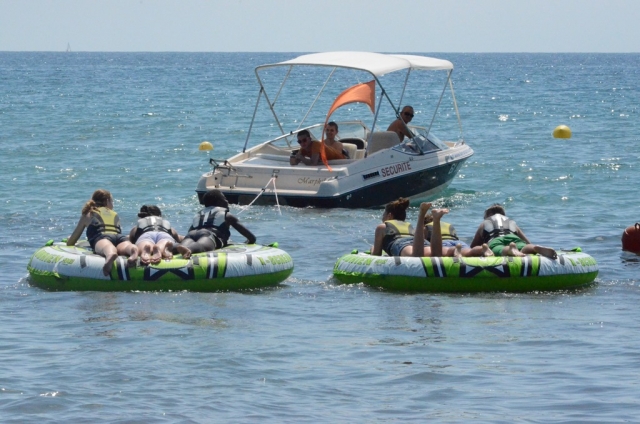 Preparación para una sesión de boyas remolcadas en ghisonaccia 