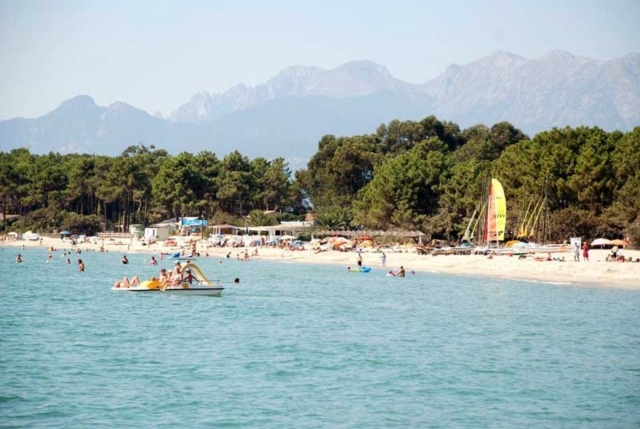  Vista de la playa de Vignale en ghisonaccia 