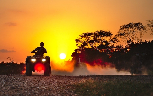  Excursiones nocturnas en cuatrimoto 