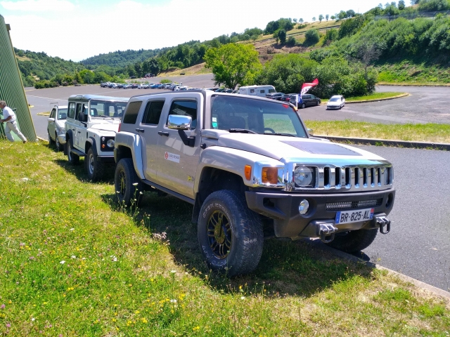  Reservación su excursión en Hummer 