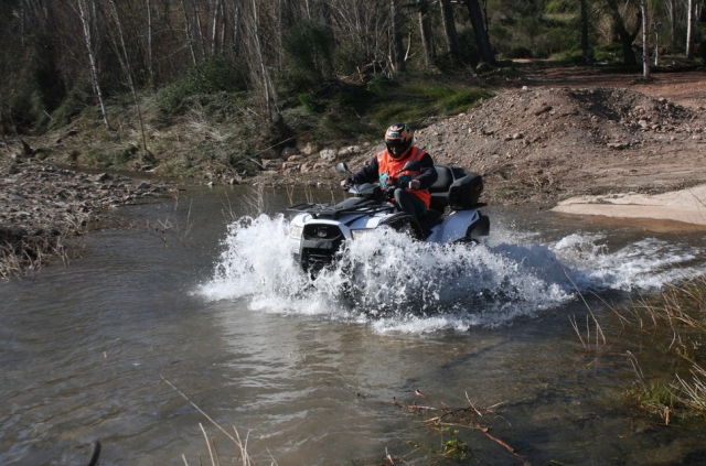  Cruce de agua en cuatrimoto 