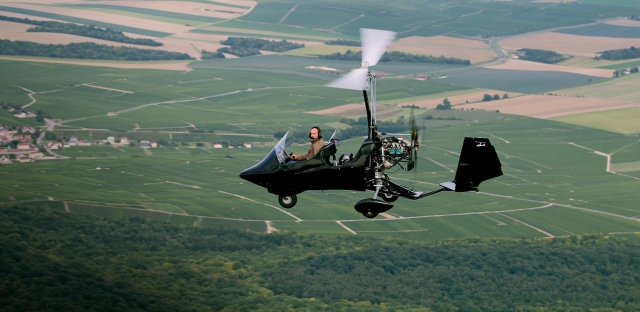  Autogiro en vuelo hacia Reims 