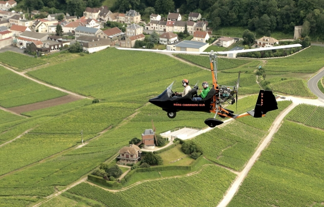 Vuelo en autogiro arriba desde el Departamento de Marne