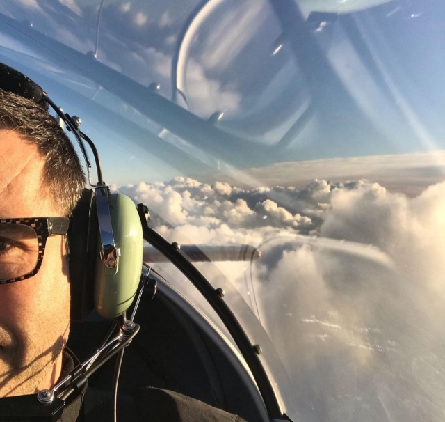  Por encima de las nubes 