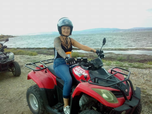  Cuatrimoto monoplaza para excursiones en solitario 