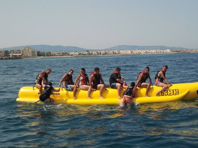  Equipo en su boya banana 