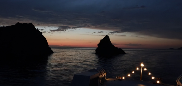  Atardecer a bordo de un barco
