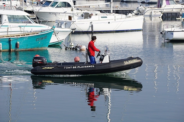  Bateau semi-rigide à louer 
