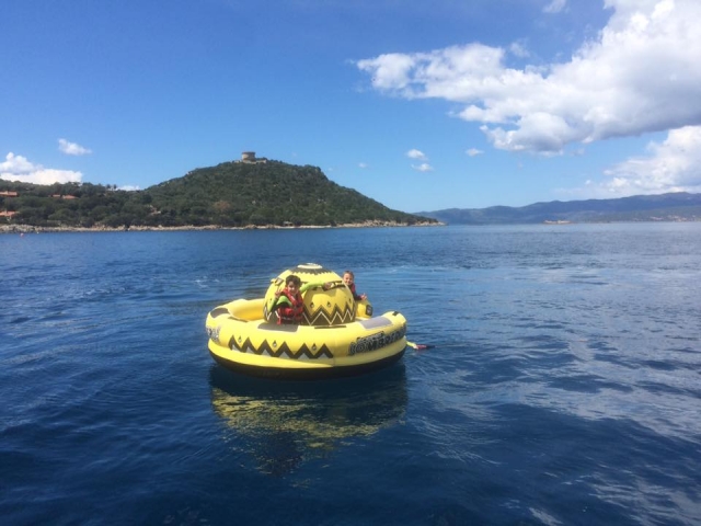  Nuestra boya Sombrero 