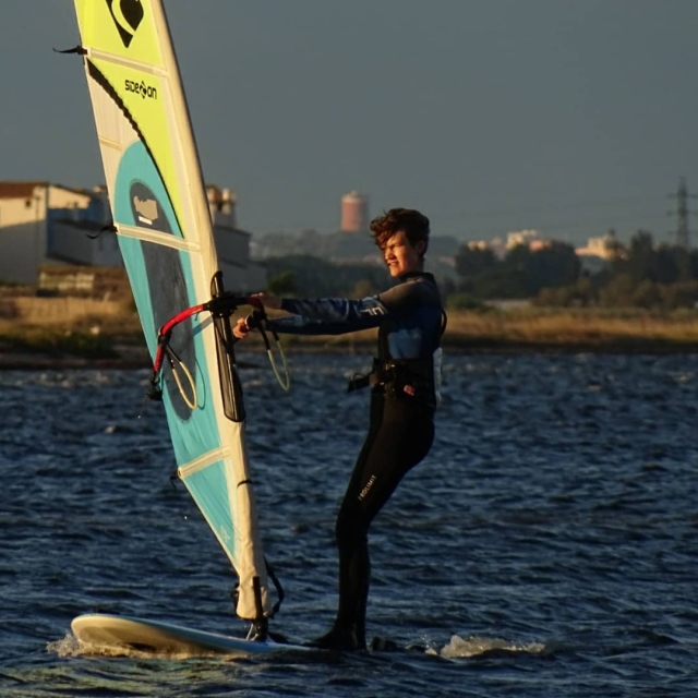  Viaje de windsurf en mar abierto 