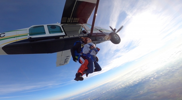  Salto al vacío desde el avión 