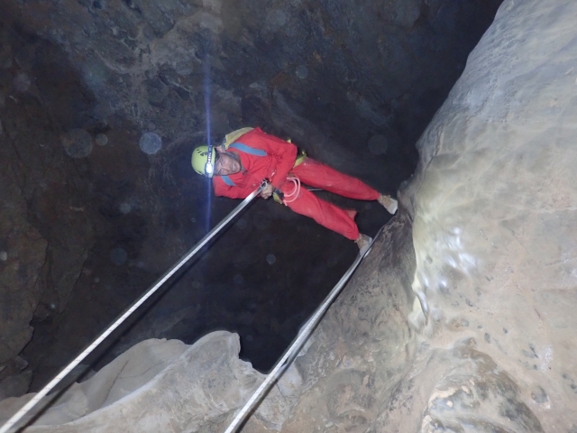  Rappel en la gruta 