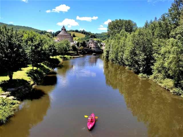  ¡No olvides mirar hacia arriba y disfrutar de los paisajes que le rodean! 