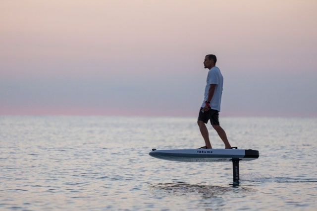  E-foil en el estanque de Salses-Leucale 