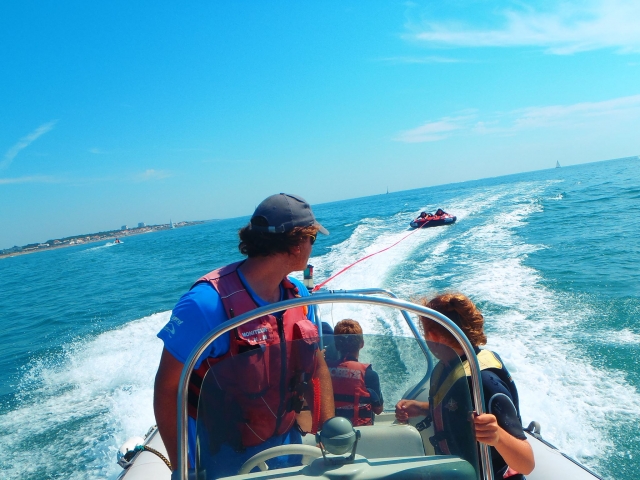  Boya remolcada en Vendée 