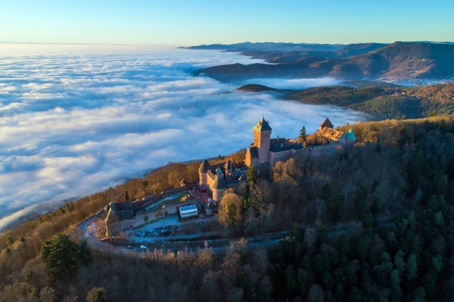  Vuelo sobre el castillo de Haut-Kœnigsbourg 