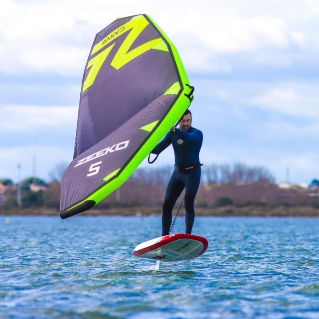  ¡Vuela sobre el agua ahora! 