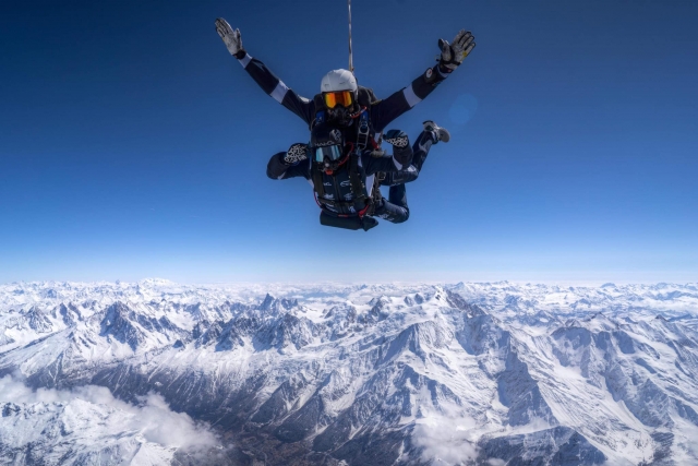  Salto en paracaídas sobre el Mont Blanc