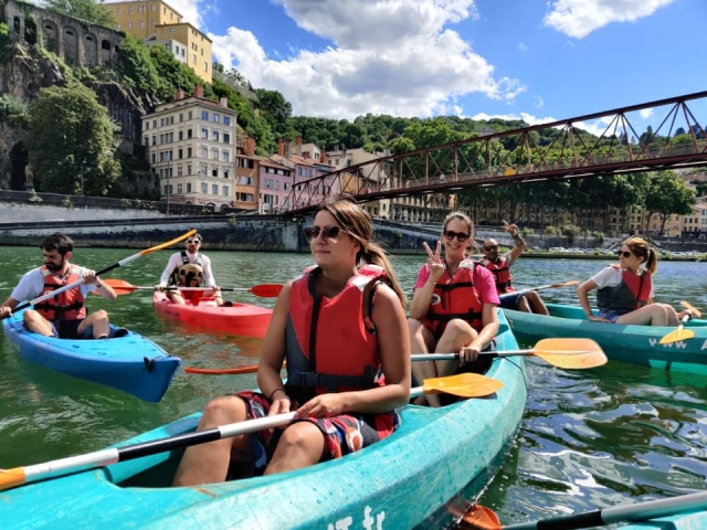  Exit en la canoa en un espléndido entorno 