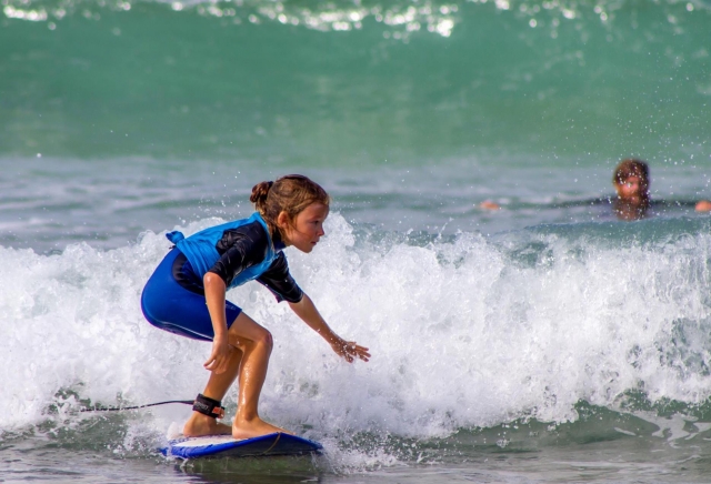  Niño surfista 