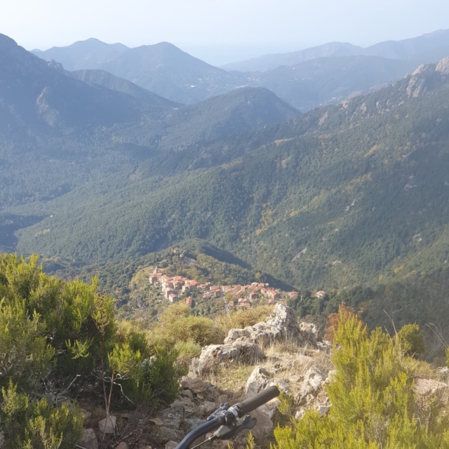  Panoramas de las montañas de Córcega 