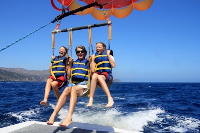  ¡Parasailing en grupo! 