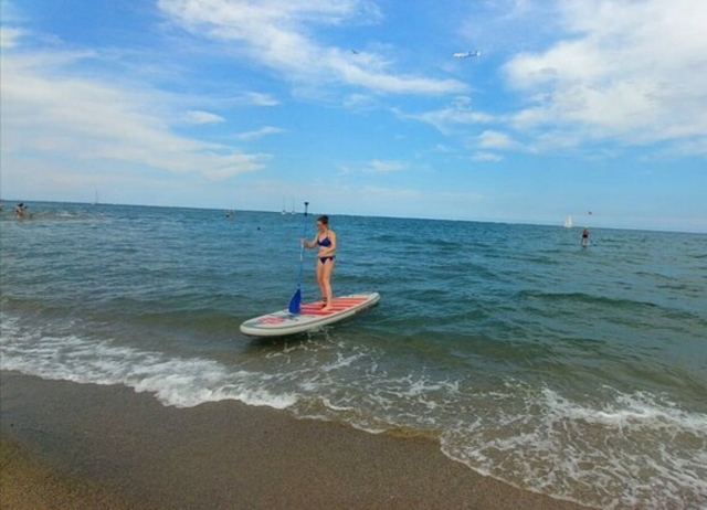  Stand Up Paddle al borde del agua 
