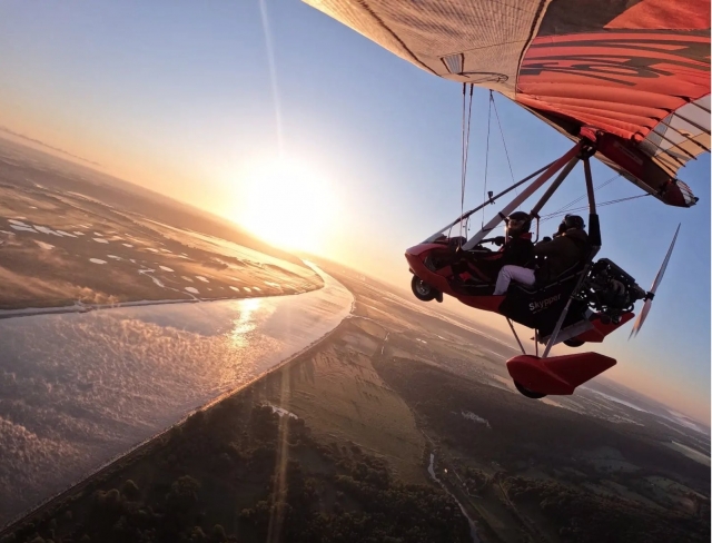  Vuelo en ULM basculanle al atardecer 