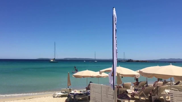  Playa soleada de Var 