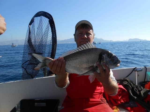 Magnífica dorada capturada en Port Saint Louis du Rhône 