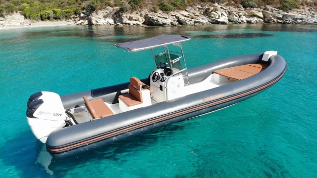  Nuestra Semirrígida CAPELLI TEMPEST 900. 
