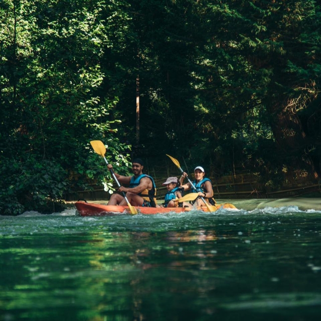  Kayak de tres plazas para toda la familia 