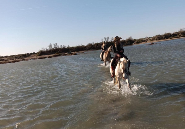  Paso por el agua de Camarga 