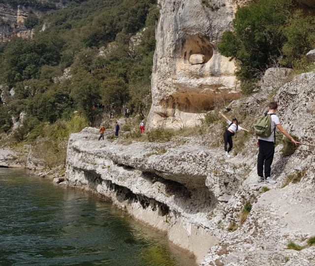  Momento de diversión y placer en la actividad de Vía Ferrata