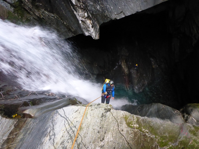  Agárrale fuerle para el rápel 