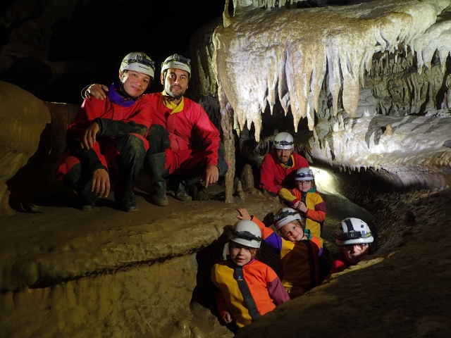  Tiempo en familia en la gruta de Siech 