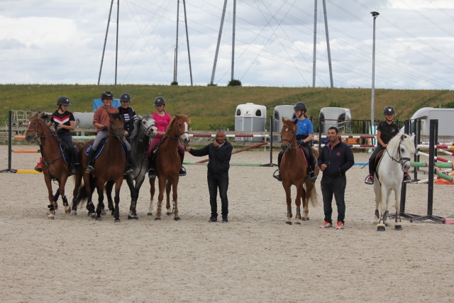  Salida para el paseo a caballo en el Mosela 