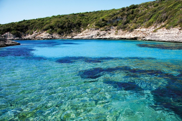  Aguas turquesas y paisajes mágicos en el sur de Córcega 