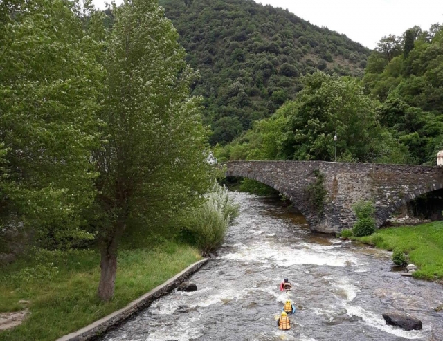  Vamos ir a nadar en aguas brava 