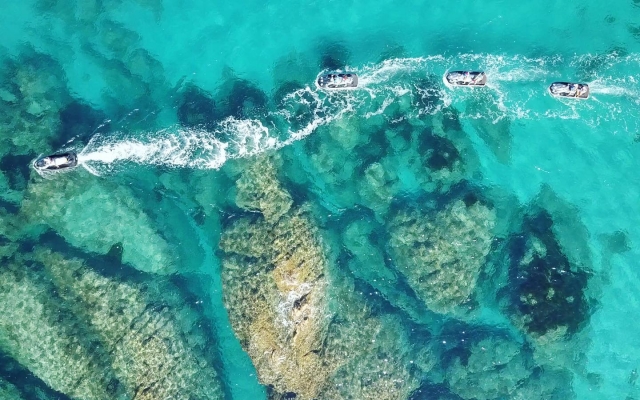  Paseo en jet ski por las aguas turquesas de Córcega 