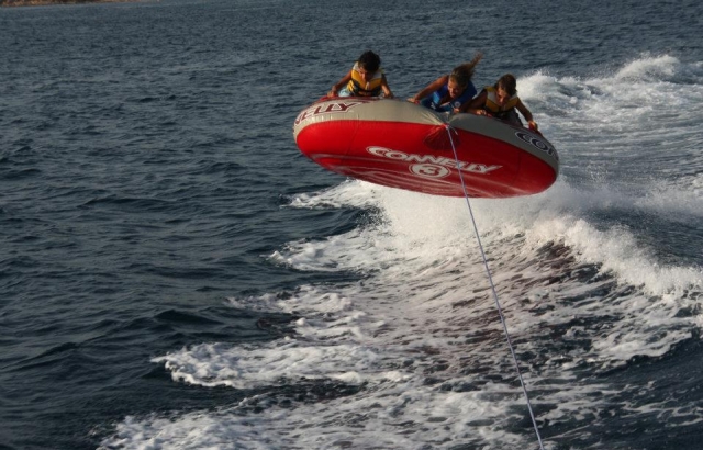  Emociones garantizadas a bordo de la boya remolcada en Córcega 
