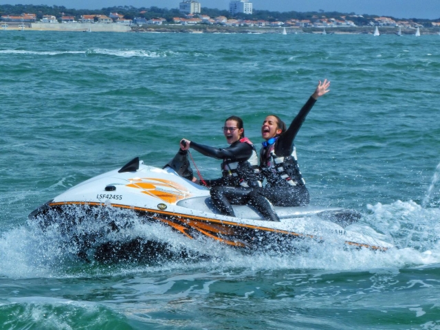  Salida en jet ski con amigos en Vendée 