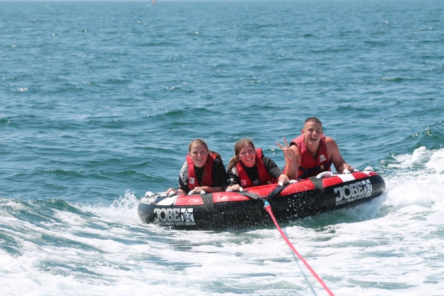  Boya remolcada con amigos en Vendée 