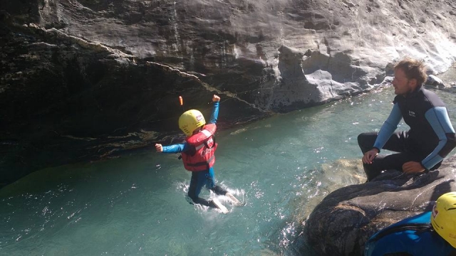  Nuestro pequeño aventurero en acción